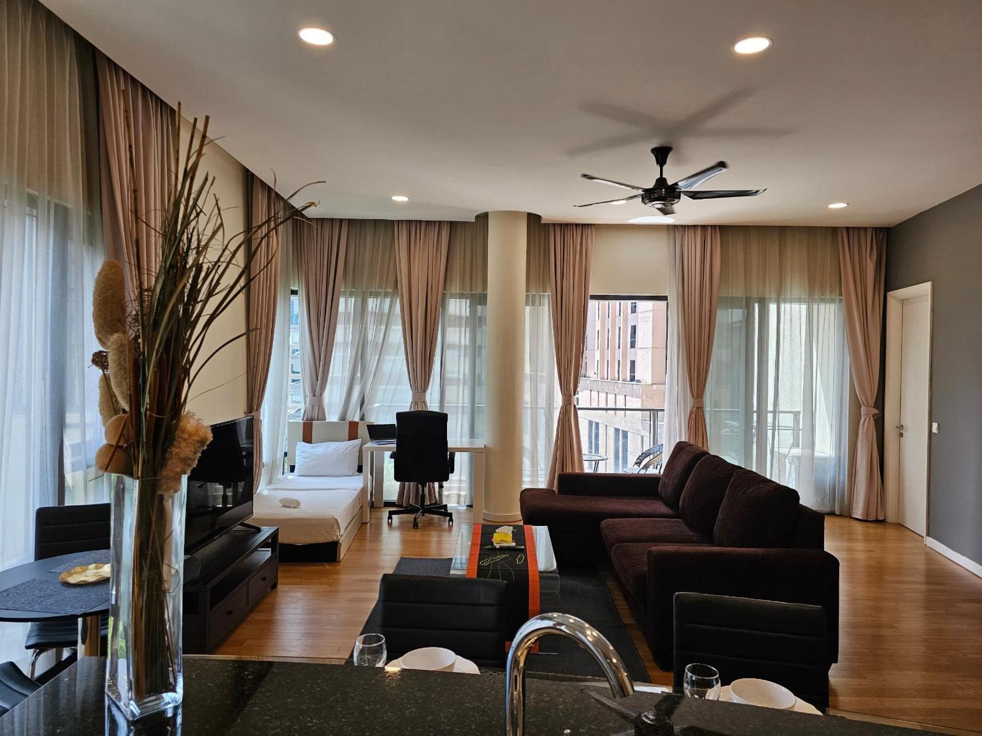 Urban Oasis At St Mary Klcc 1bed2bath