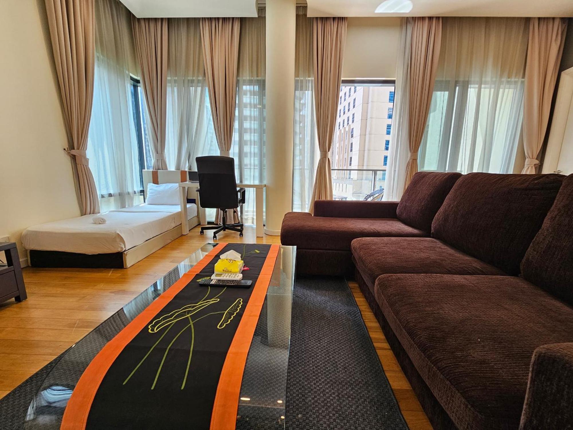 Urban Oasis At St Mary Klcc 1bed2bath * Kuala Lumpur